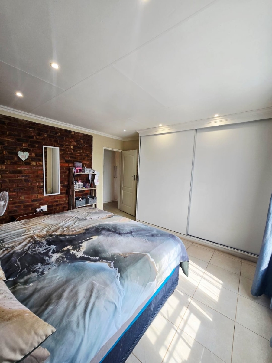 2 Bedroom Property for Sale in La Hoff North West